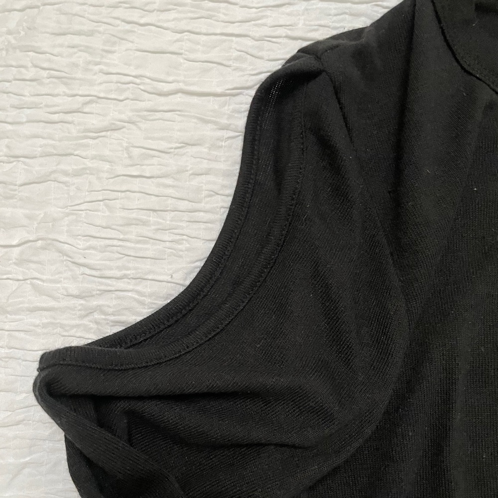 Cold Shoulder Top - Picture 2 of 4